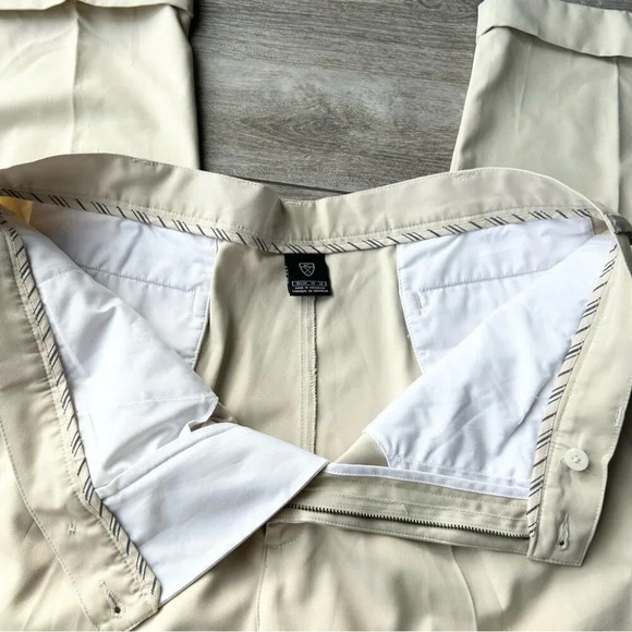 Nike Khaki Pleated Front Cuffed Leg Pants - Picture 8 of 15